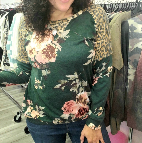 Hunter Green Floral Leopard Top - Picture 3 of 3